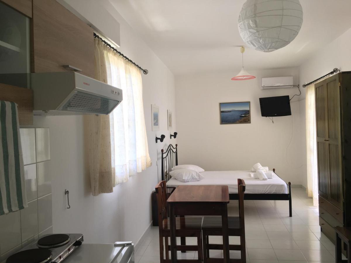 Camelia Studios Yénion Екстериор снимка